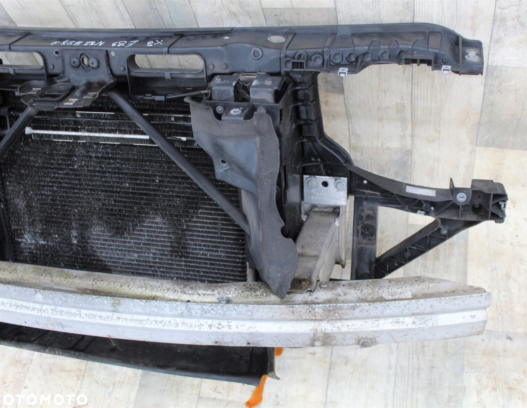 PAS PRZEDN CHŁODNICE WENTYLATOR BMW X3 E83 2.5 N52 - 4