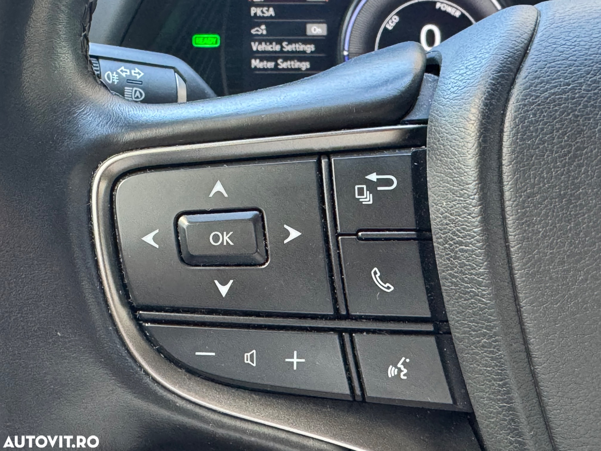 Lexus UX 250h 2.0L HEV 20H- (178 HP) 4X4 CVT F Sport - 20