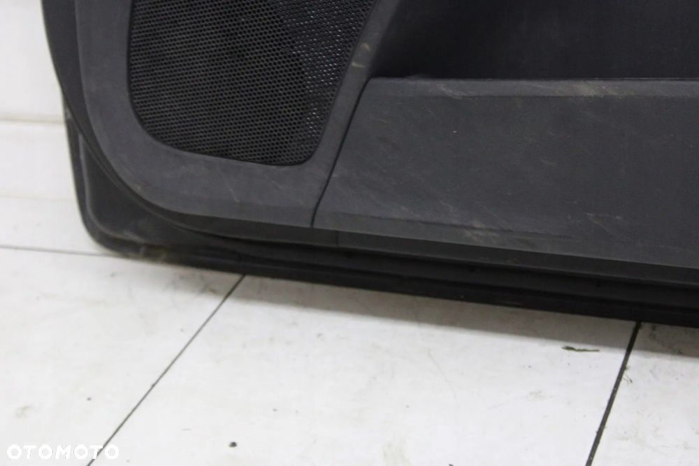 TOYOTA AURIS 3D 06R- DRZWI PRAWE PRZEDNIE PRAWY PRZÓD 209 - 9
