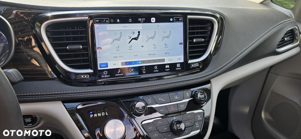Chrysler Pacifica - 10