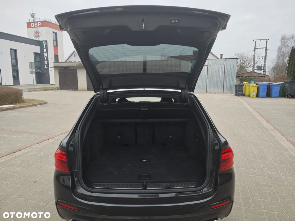 BMW Seria 5 540i xDrive - 15