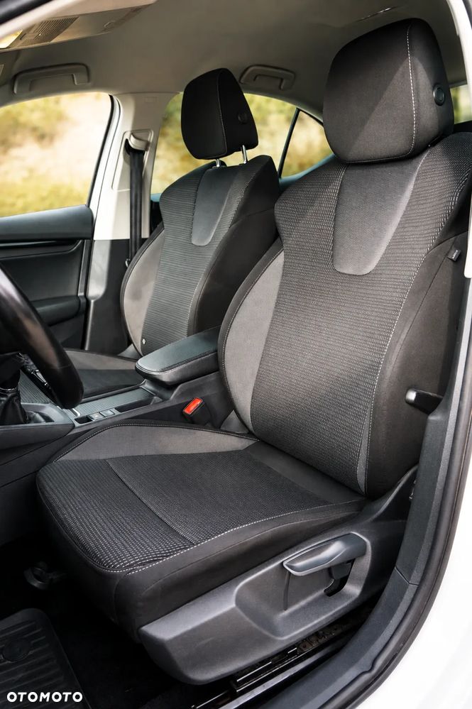Skoda Octavia 1.5 TSI ACT Active - 18