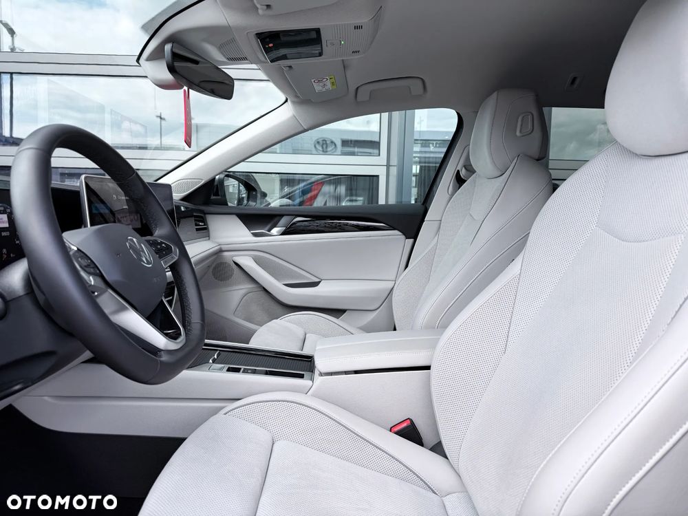 Volkswagen Passat 2.0 TDI EVO Elegance DSG - 27