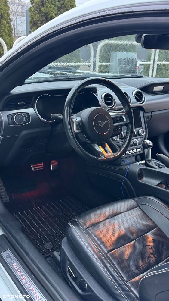 Ford Mustang - 7