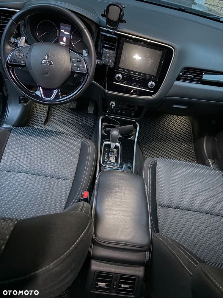 Mitsubishi Outlander 2.0 Instyle SDA 4WD CVT - 20