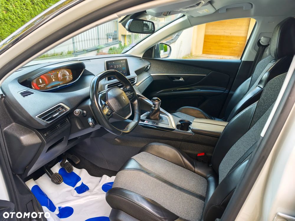 Peugeot 3008 PureTech 130 Stop & Start GPF Allure - 6