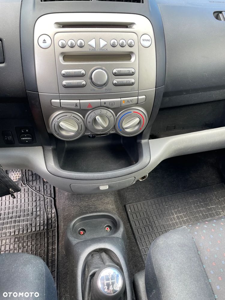 Daihatsu Sirion 1.3 - 11