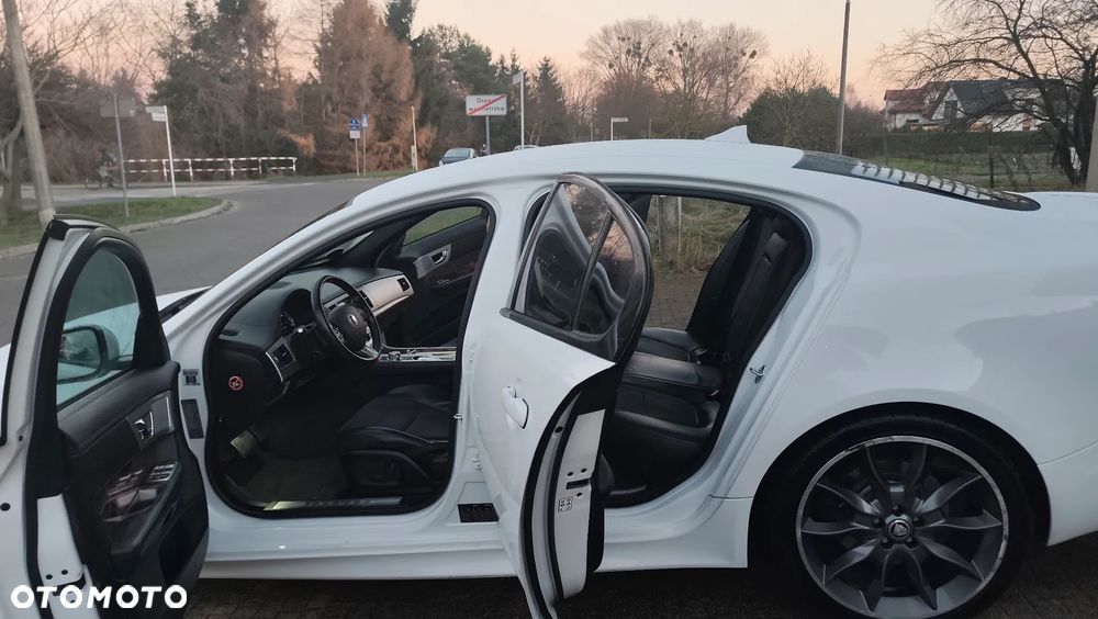 Jaguar XF 3.0 V6 D R-Sport - 10