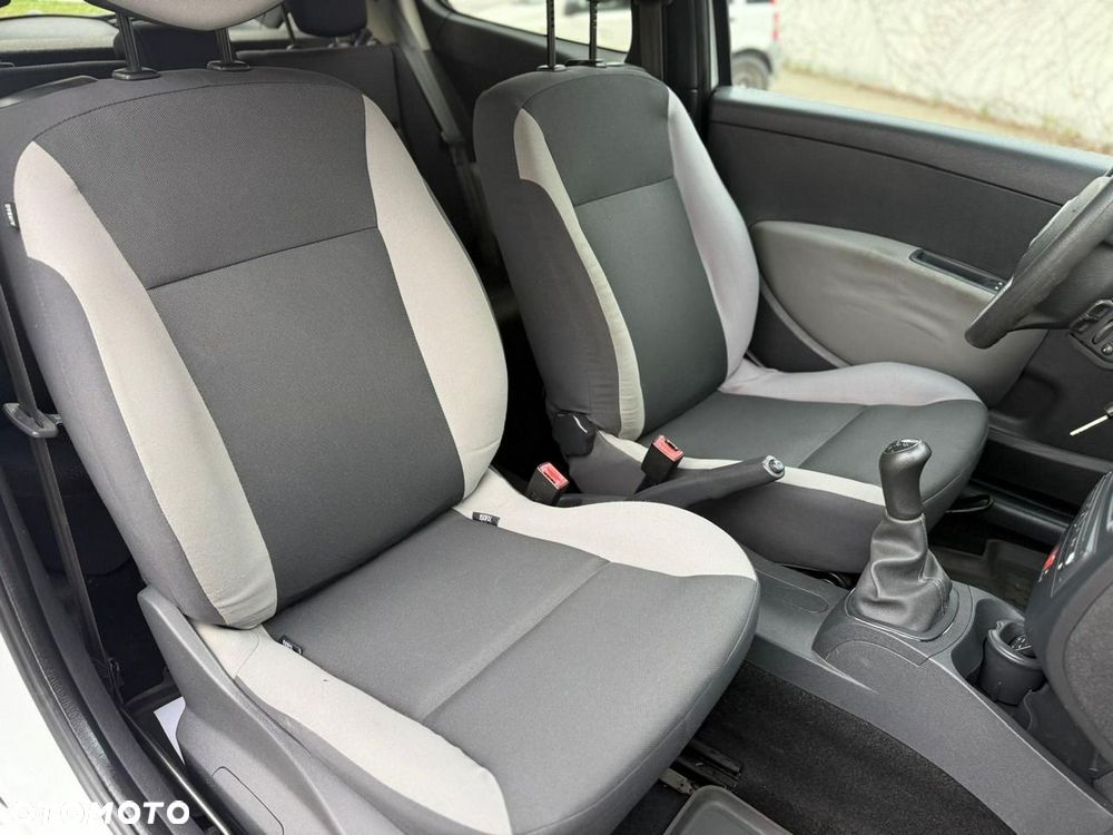 Renault Clio 1.5 dCi Authentique - 8