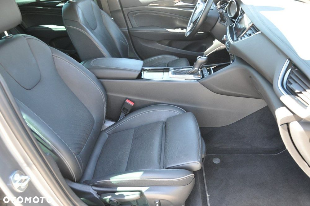 Opel Insignia 2.0 BiTurbo 4x4 Exclusive - 13