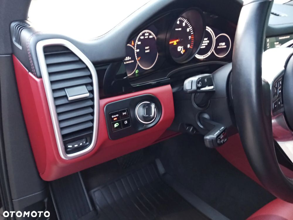 Porsche Cayenne Platinum Edition - 14