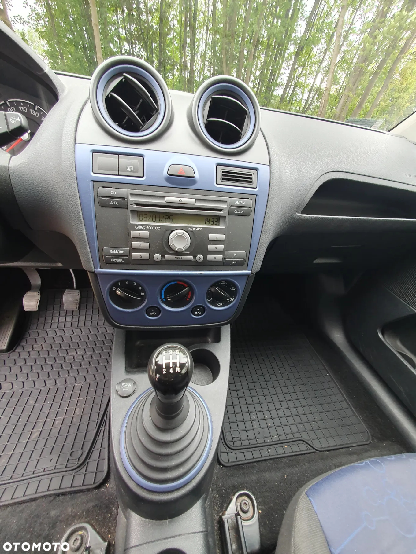Ford Fiesta 1.4 Ambiente - 12