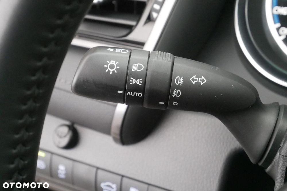 Toyota Camry 2.5 Hybrid Comfort CVT - 25