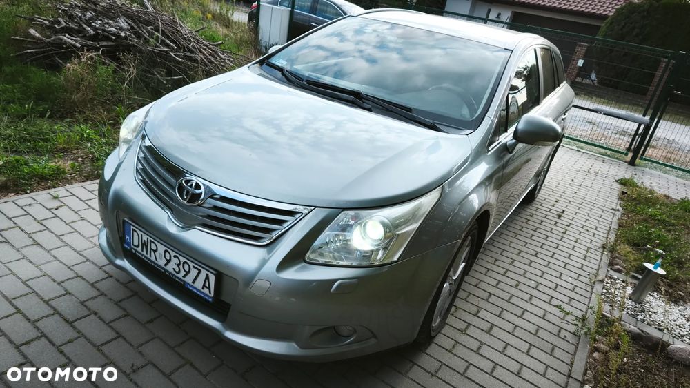 Toyota Avensis - 2