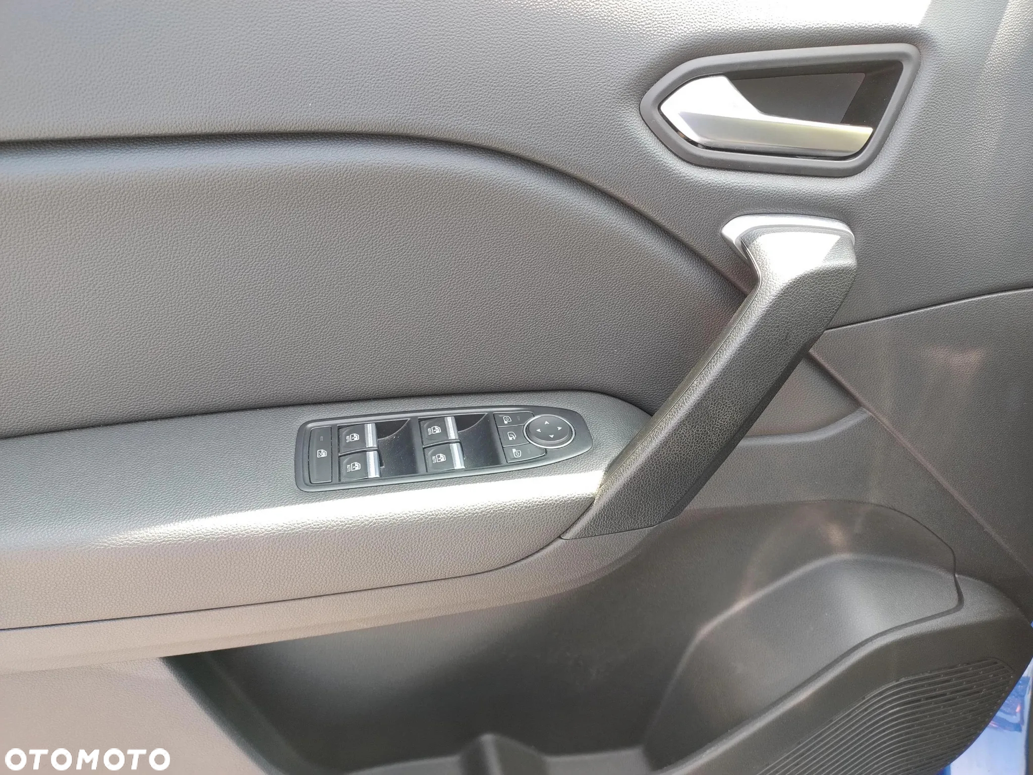 Renault Captur 1.3 TCe mHEV Intens EDC - 11