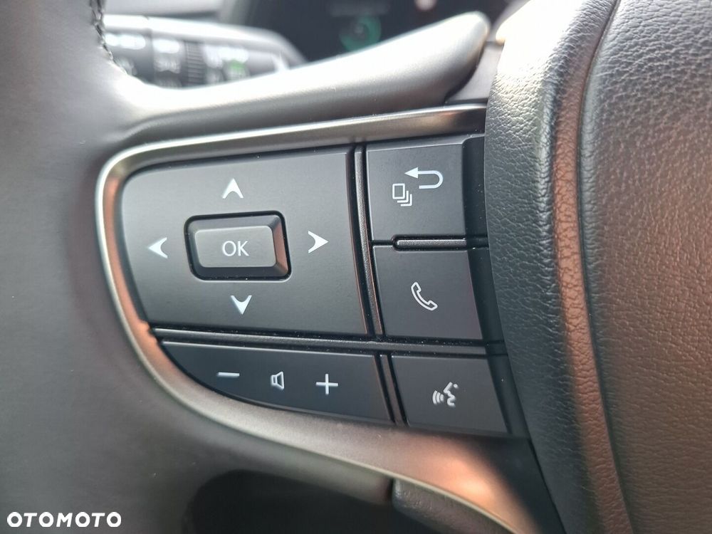 Lexus UX 300h F Sport Design - 32