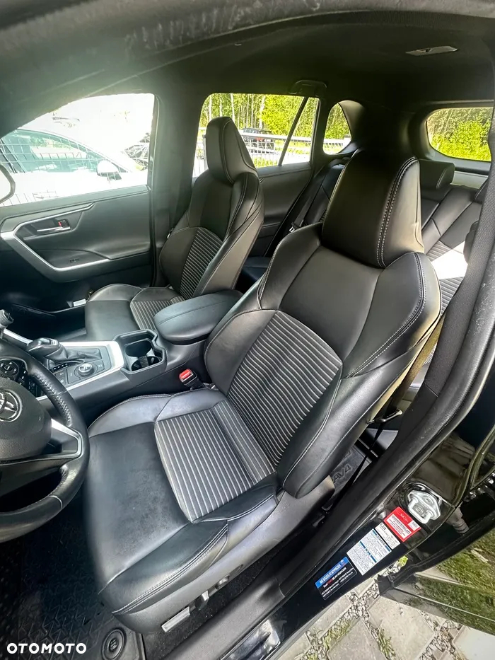Toyota RAV4 - 8