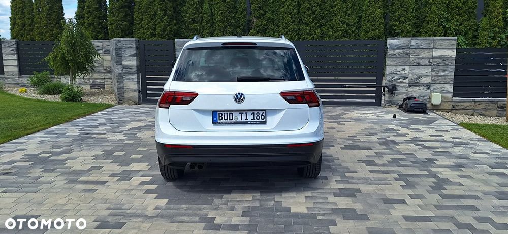 Volkswagen Tiguan - 11
