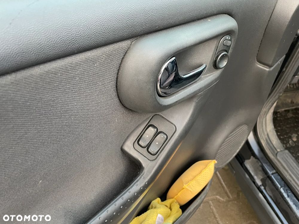 Opel Corsa 1.2 16V Cosmo Easytronic - 32