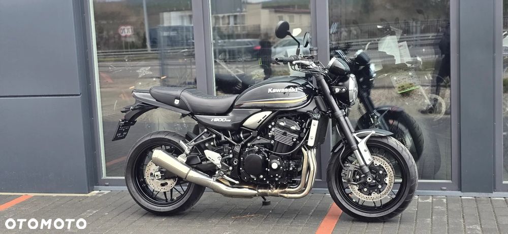 Kawasaki Z 900 RS - 3
