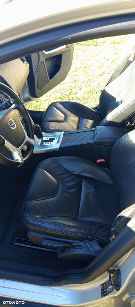 Volvo XC 60 2.4D Momentum - 4