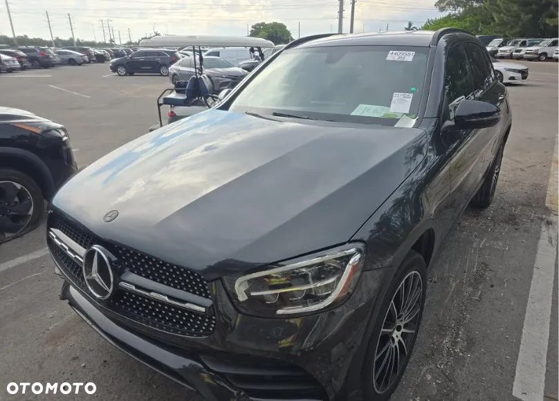 Mercedes-Benz GLC 300 4Matic 9G-TRONIC AMG Line - 1