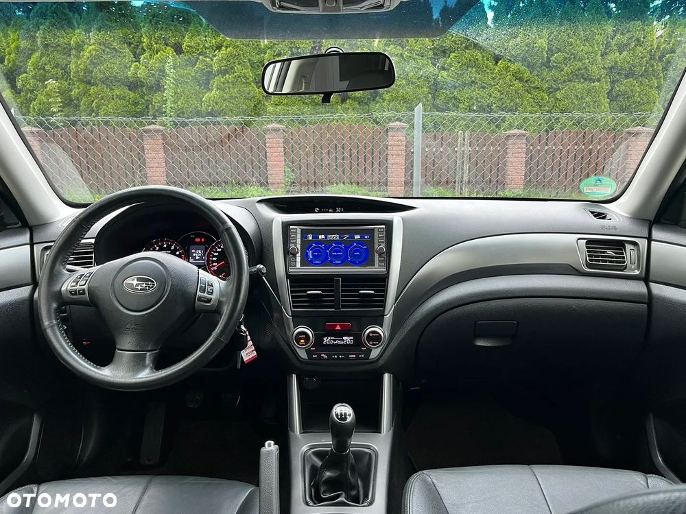 Subaru Forester 2.0i Exclusive - 10