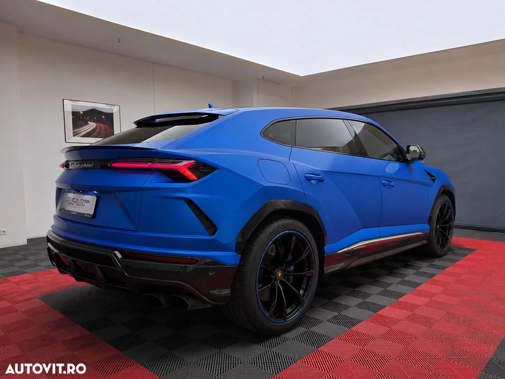 Lamborghini URUS - 13
