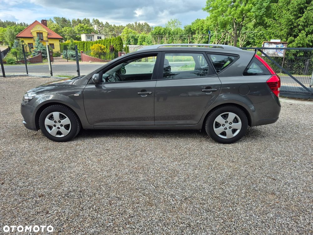 Kia Ceed 1.4 CVVT Dream-Team Edition - 4