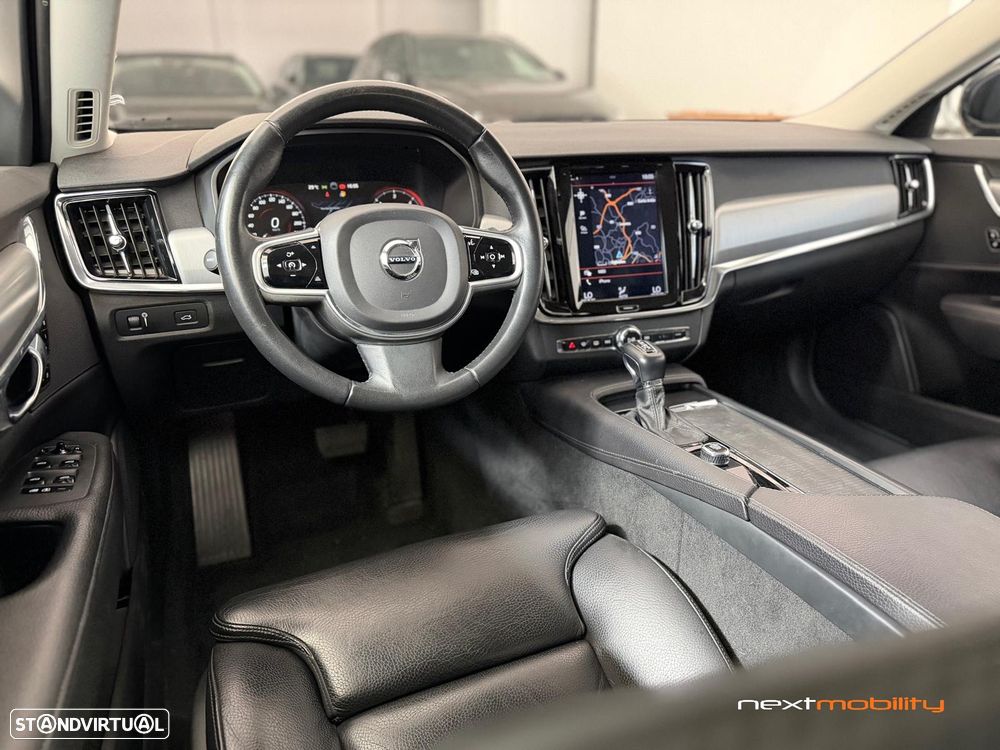 Volvo V90 2.0 D4 Momentum B.Pack Geartronic - 9
