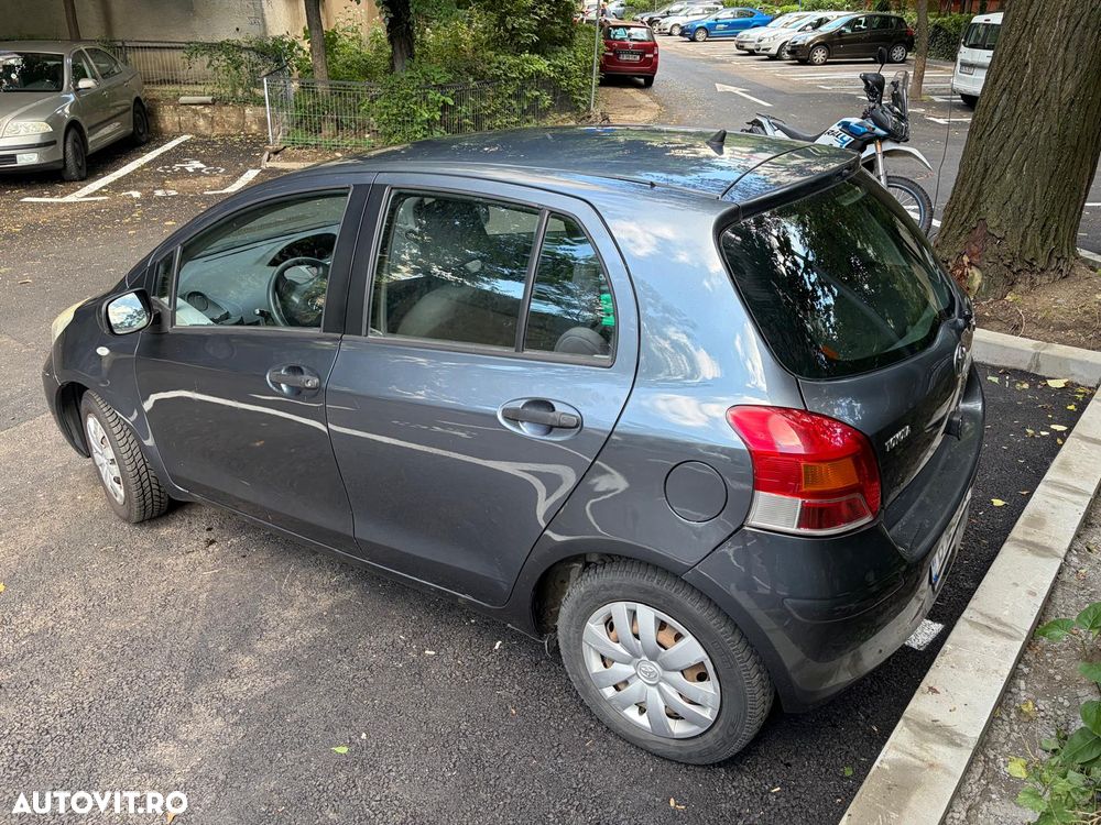 Toyota Yaris 1.0 - 5