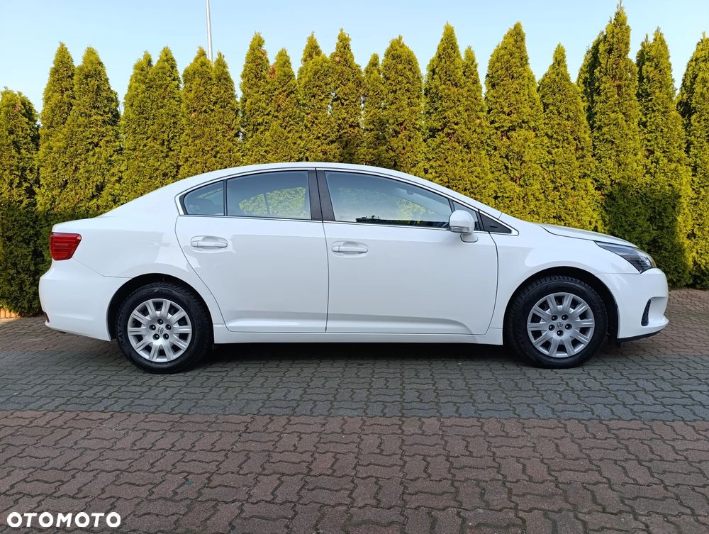Toyota Avensis 2.0 D-4D Active - 9