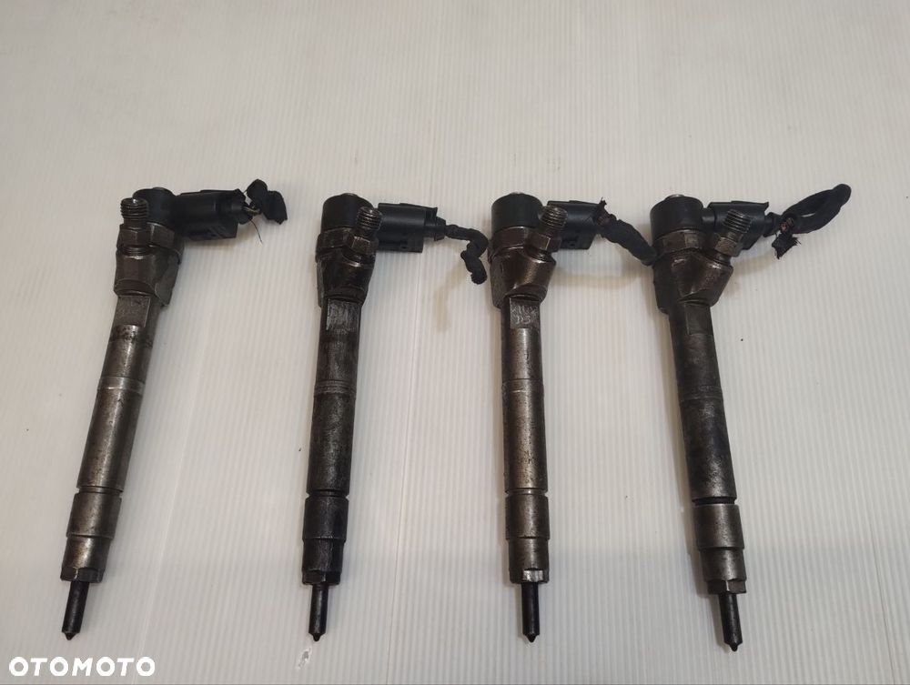 WTRYSK MERCEDES W202  A6110700587 - 7