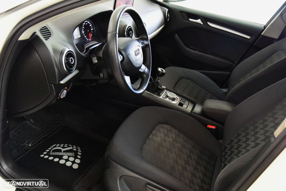 Audi A3 Sportback 1.6 TDI S-line - 9