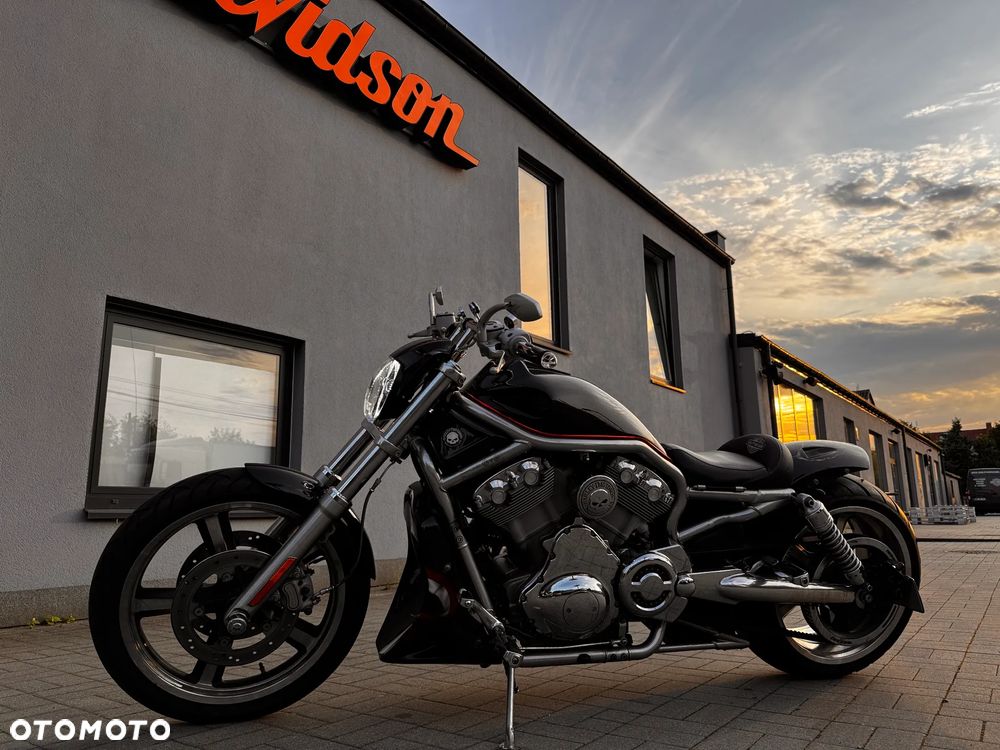 Harley-Davidson V-Rod Street Rod - 2