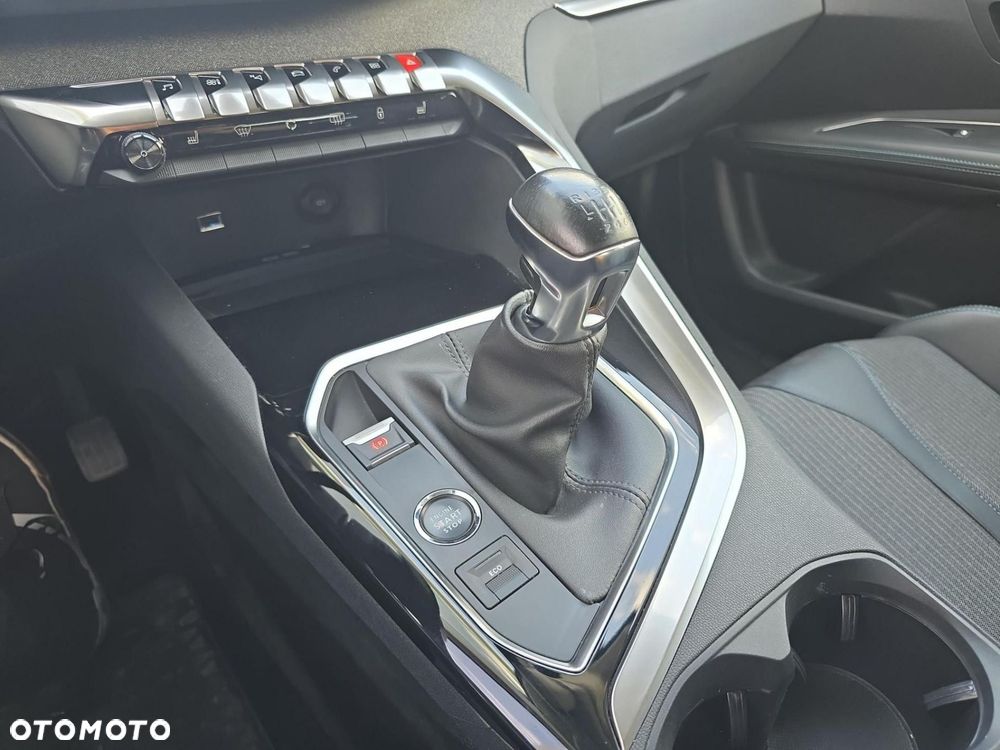 Peugeot 3008 - 18