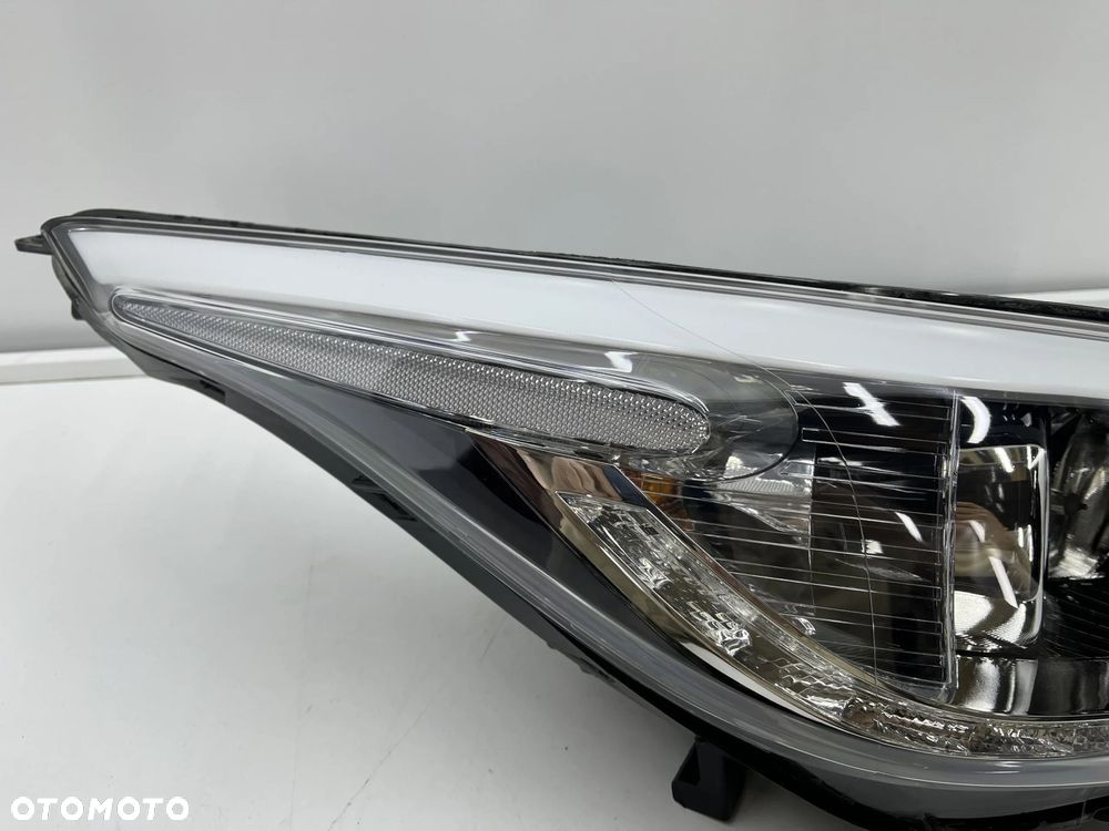 Lampa reflektor Kia Ceed II 2 Proceed 2 II 12-18r. prawa przednia soczewka + pasek LED prawy przód E - 3