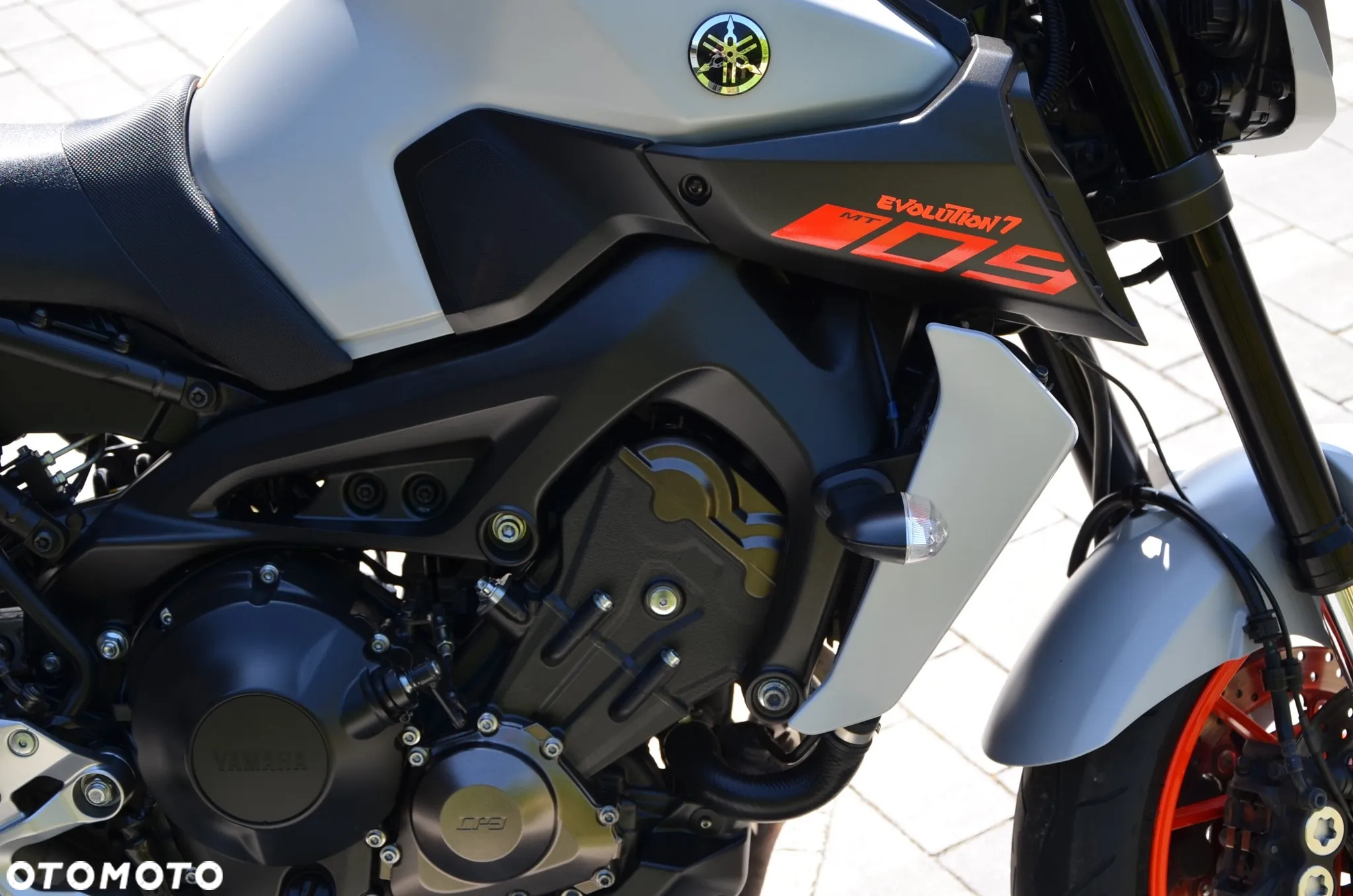 Yamaha MT - 8