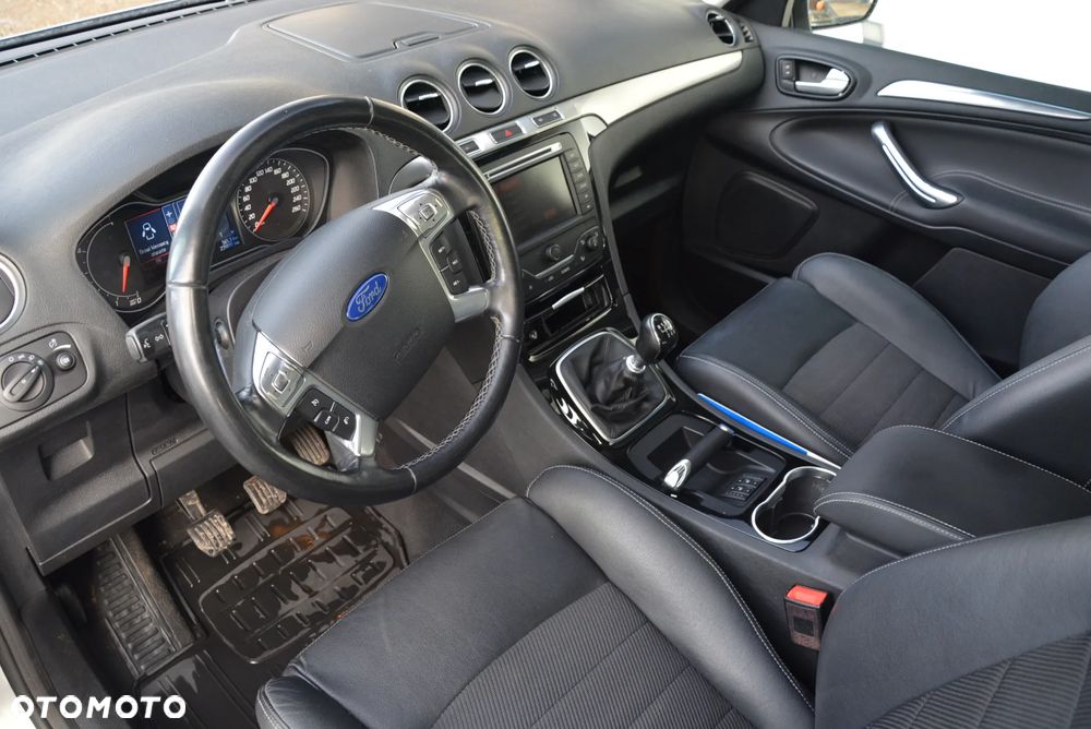 Ford S-Max 2.0 TDCi DPF Titanium X - 36