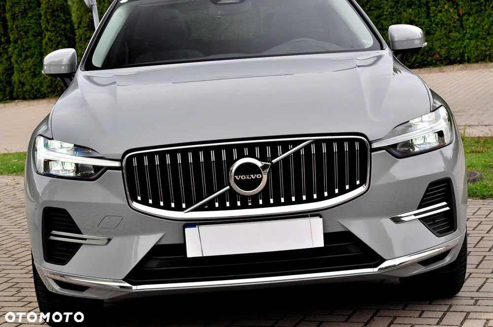 Volvo XC 60 T6 Plug-In Hybrid AWD Core - 2