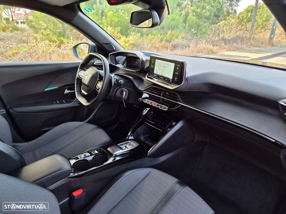 Peugeot 2008 1.2 PureTech Allure EAT8 - 12