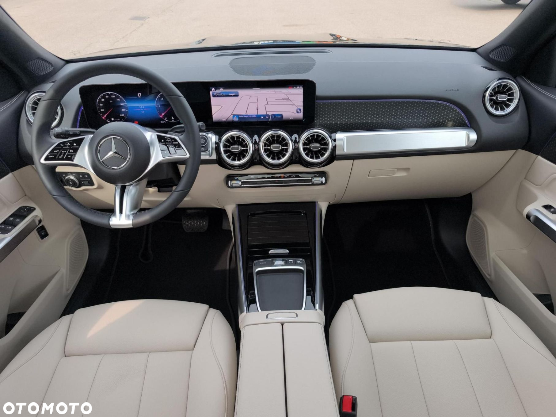 Mercedes-Benz GLB - 13