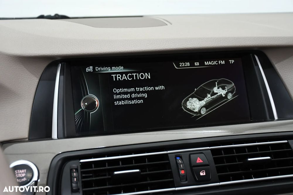 BMW Seria 5 520d - 24