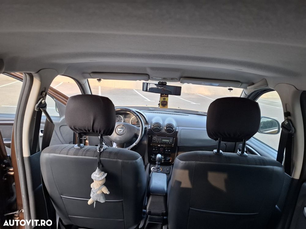 Dacia Duster 1.6 4x4 Laureate - 13