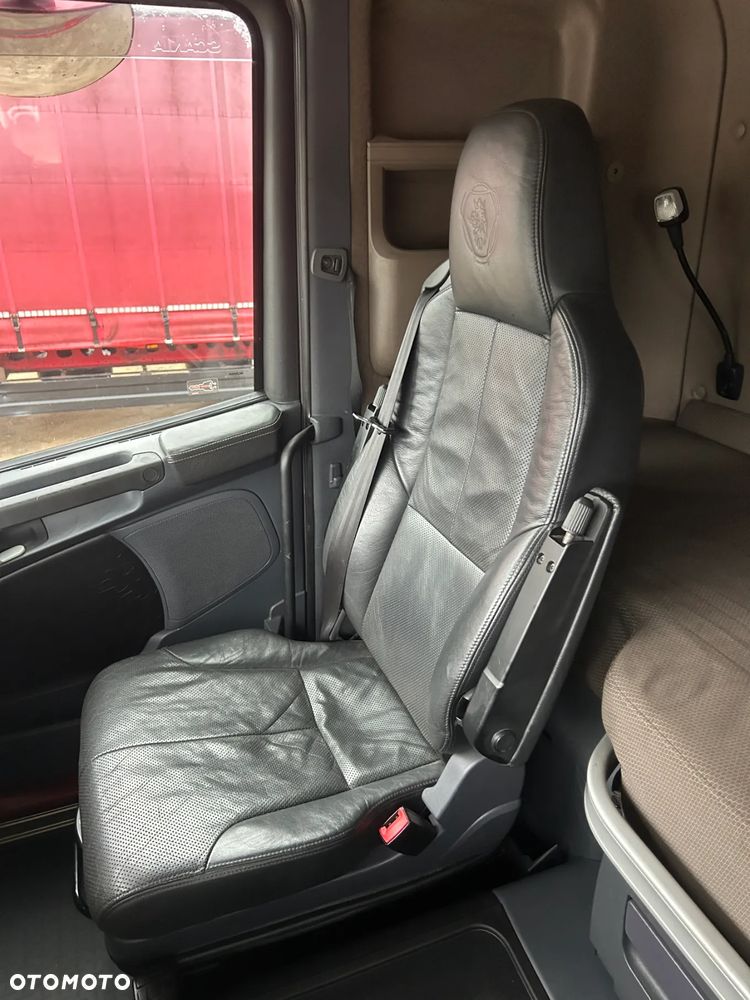Scania R450 RETARDER / SKÓRY / NAVI / AUTOMAT / POLSKI SALON / ZBIORNIKI PALIWA 1500 L / LAMPY LED / FULL SPOJLERY / TYŁ 4 PODUSZKI / BARDZO ŁADNA SCANIA 2015 ROK !! - 18