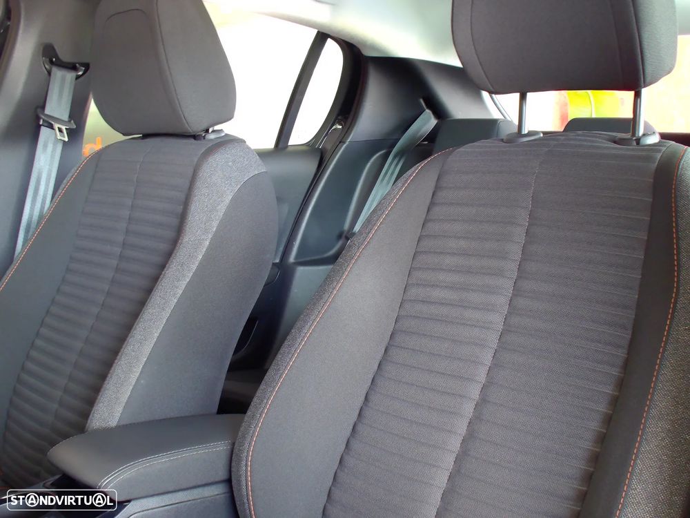 Peugeot e-208 - 20