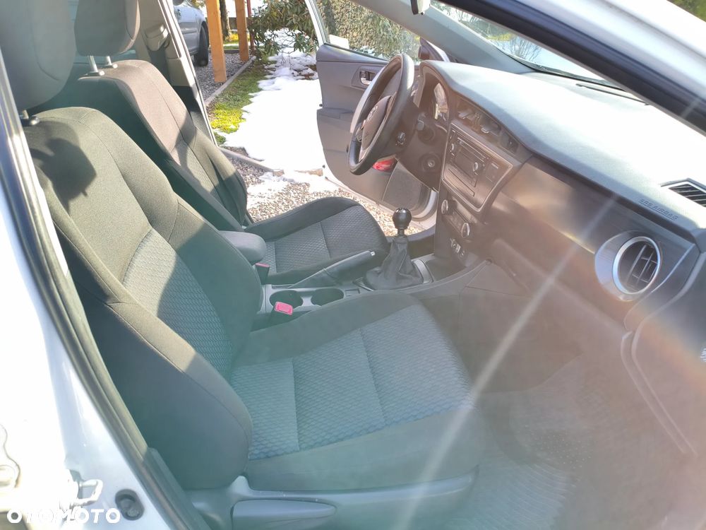Toyota Auris 1.4 D-4D Active - 14