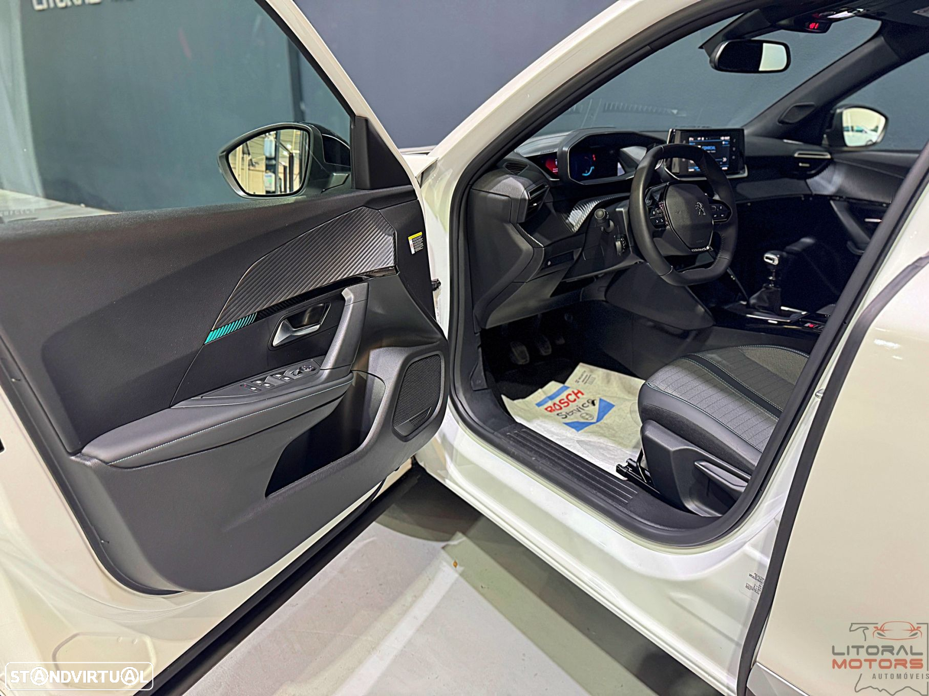 Peugeot 2008 1.2 PureTech Allure - 13