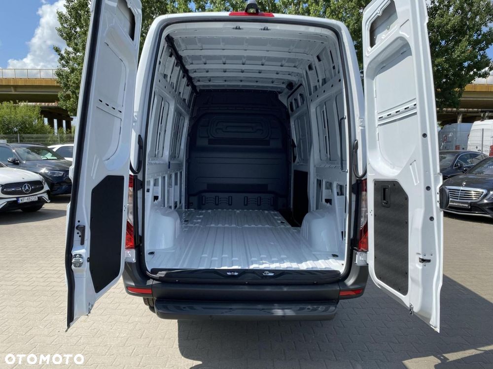 Mercedes-Benz Sprinter - 18