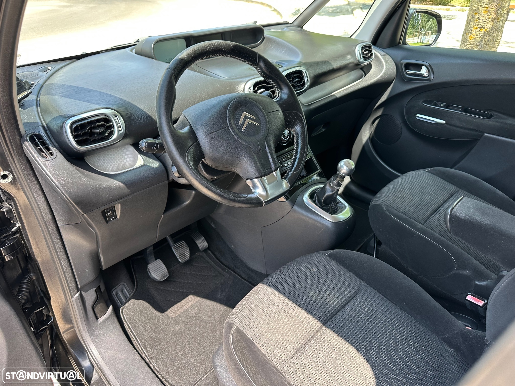 Citroën C3 Picasso 1.6 HDi Exclusive Airdream - 17